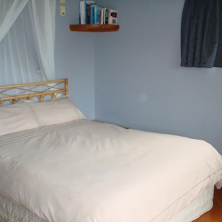 Manuka Lodge Tryphena Dış mekan fotoğraf